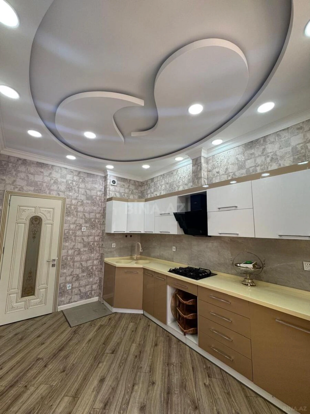 Satılır 2 otaqlı mənzil 93.3 m²