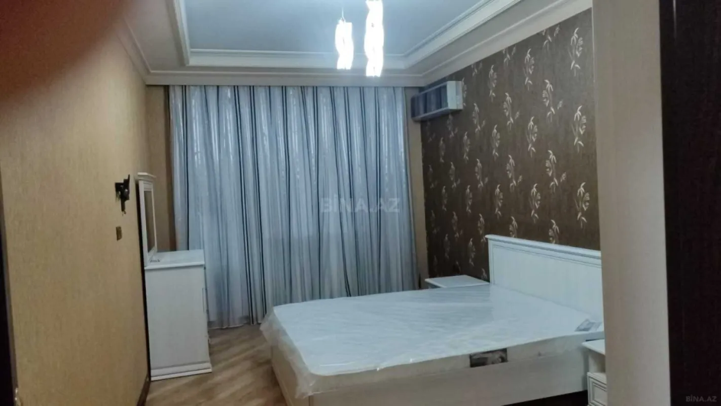 Kirayə verilir 3 otaqlı mənzil 130 m²