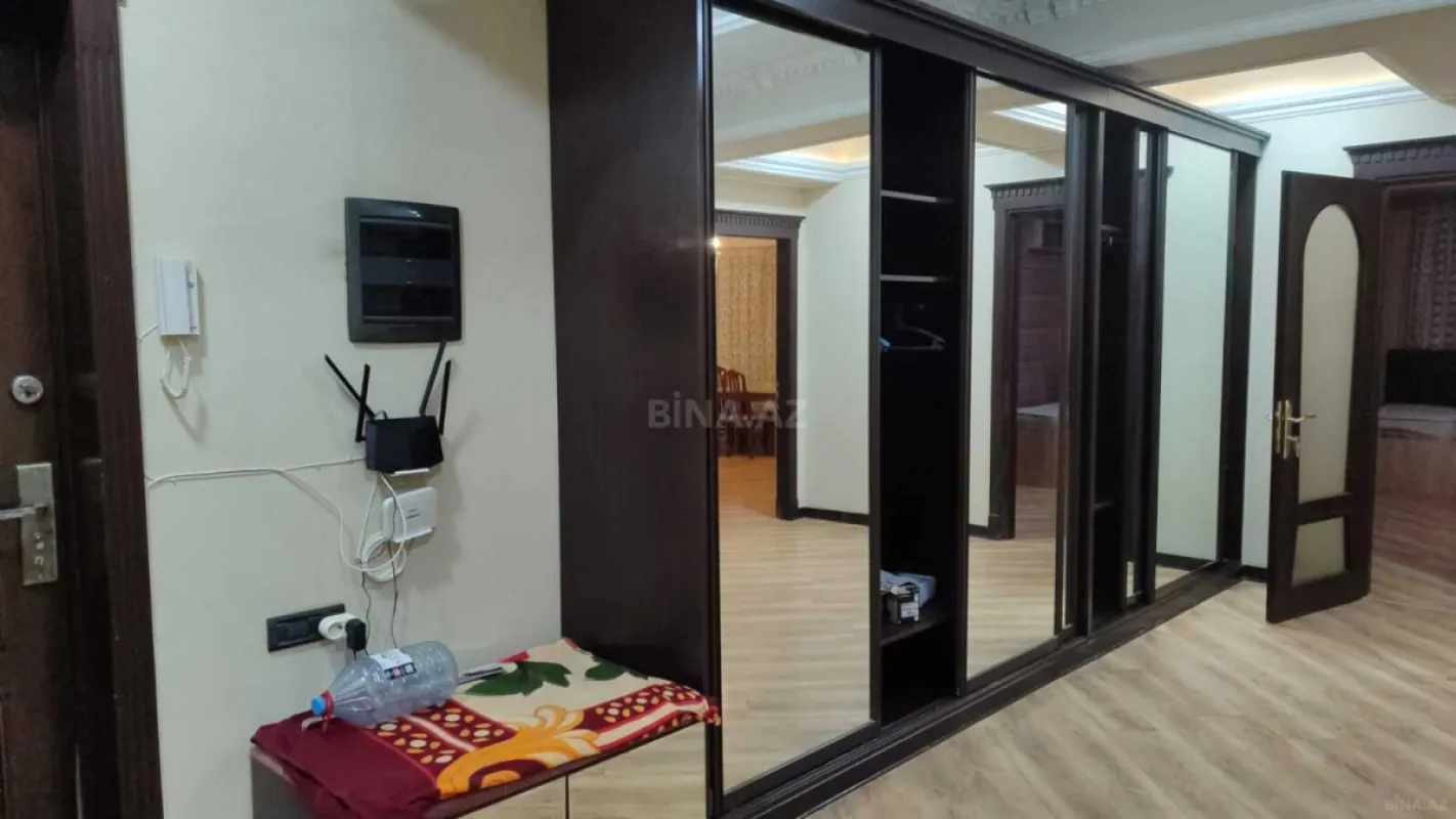 Kirayə verilir 3 otaqlı mənzil 130 m²