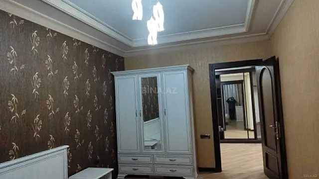 Kirayə verilir 3 otaqlı mənzil 130 m²