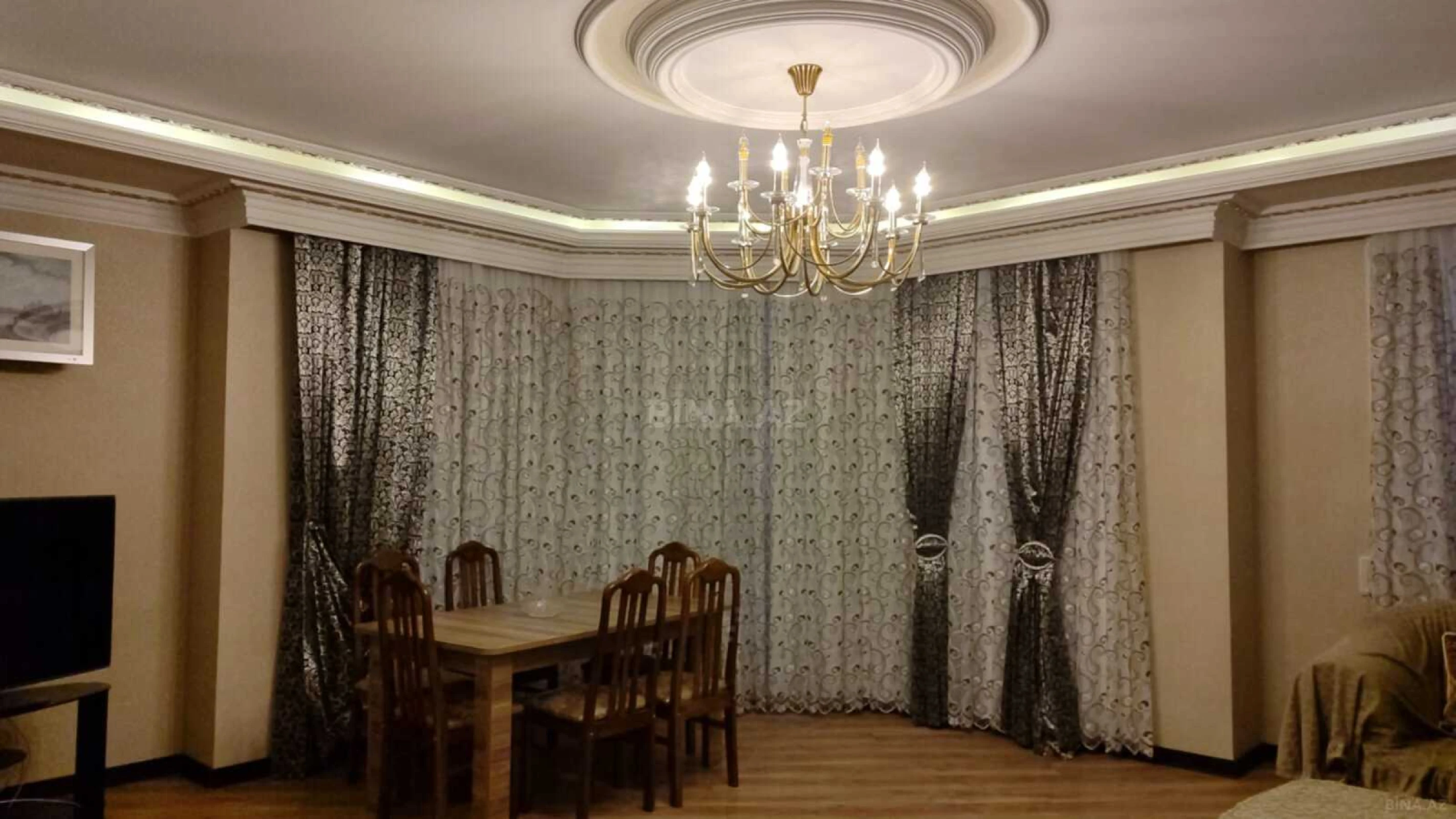 Kirayə verilir 3 otaqlı mənzil 130 m²