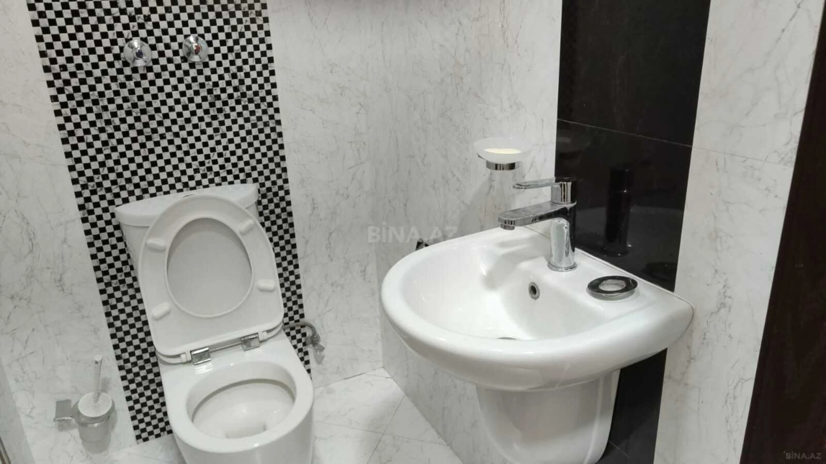 Kirayə verilir 3 otaqlı mənzil 130 m²