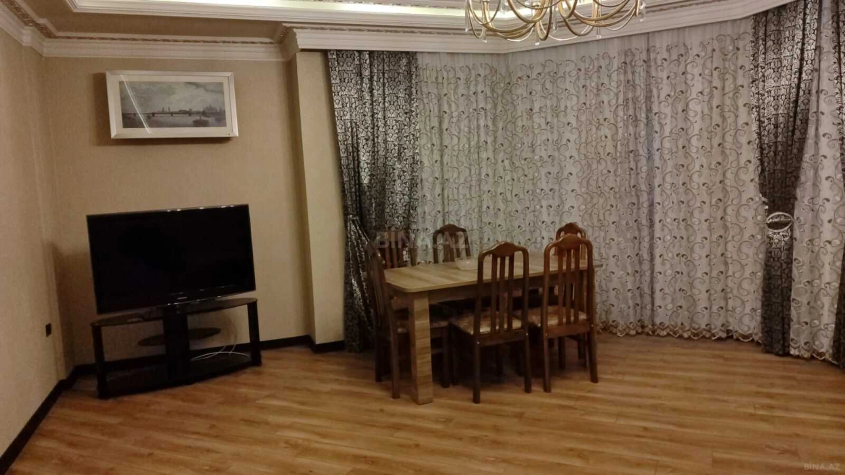 Kirayə verilir 3 otaqlı mənzil 130 m²