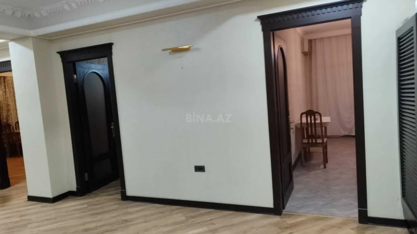 Kirayə verilir 3 otaqlı mənzil 130 m²
