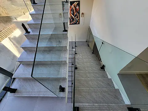 Satılır 5 otaqlı həyət evi 480 m²