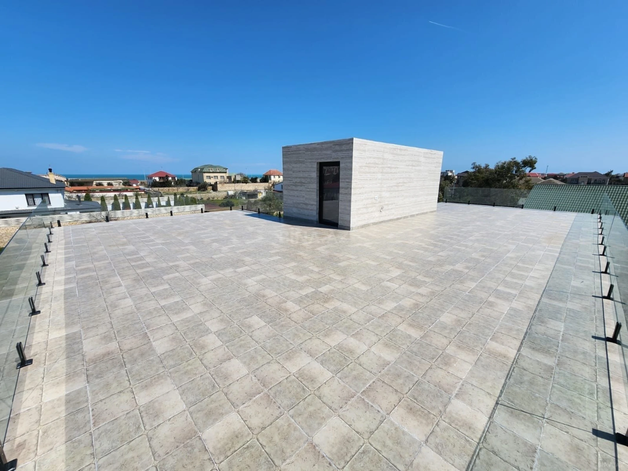 Satılır 5 otaqlı həyət evi 480 m²