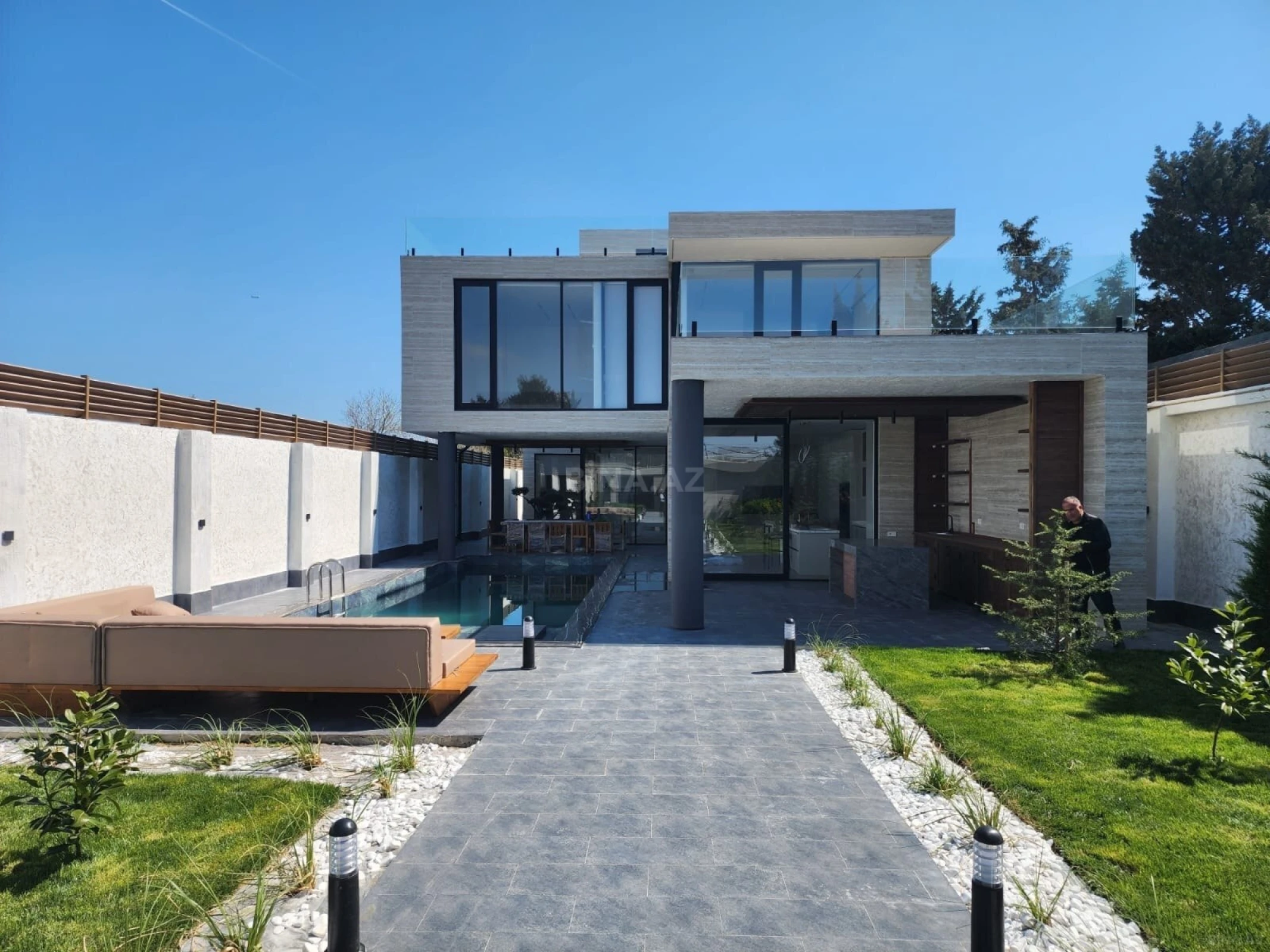 Satılır 5 otaqlı həyət evi 480 m²