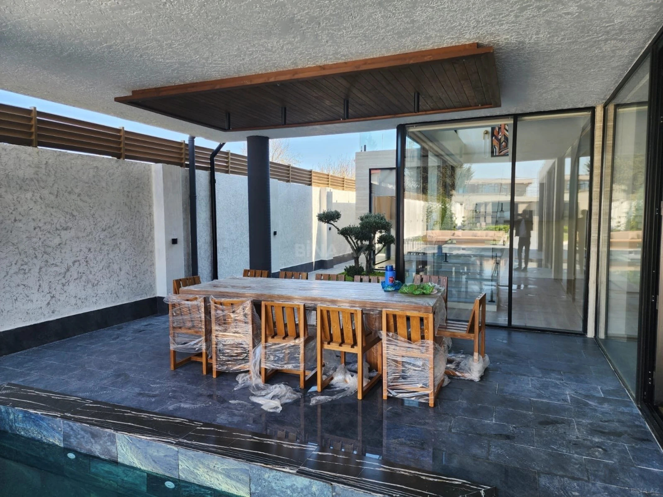 Satılır 5 otaqlı həyət evi 480 m²