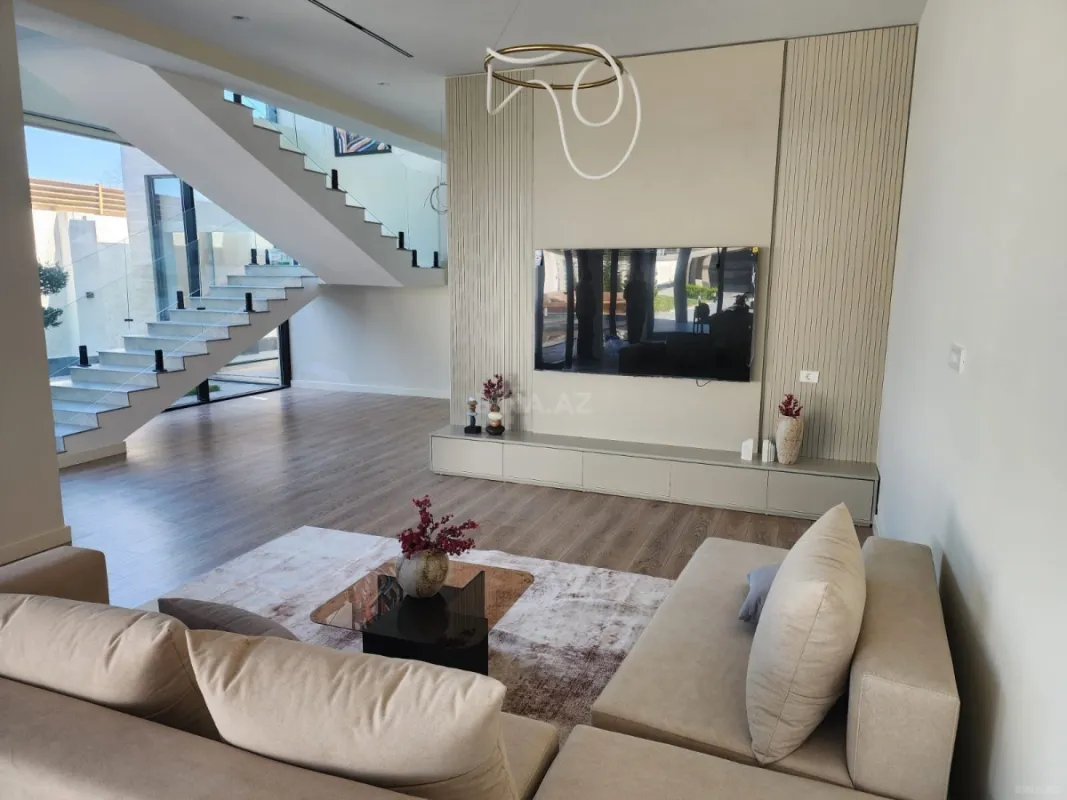 Satılır 5 otaqlı həyət evi 480 m²