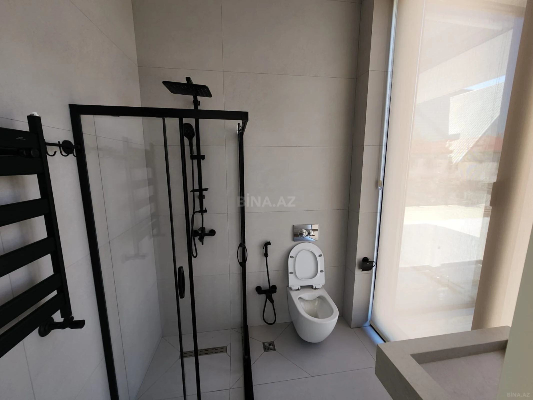 Satılır 5 otaqlı həyət evi 480 m²