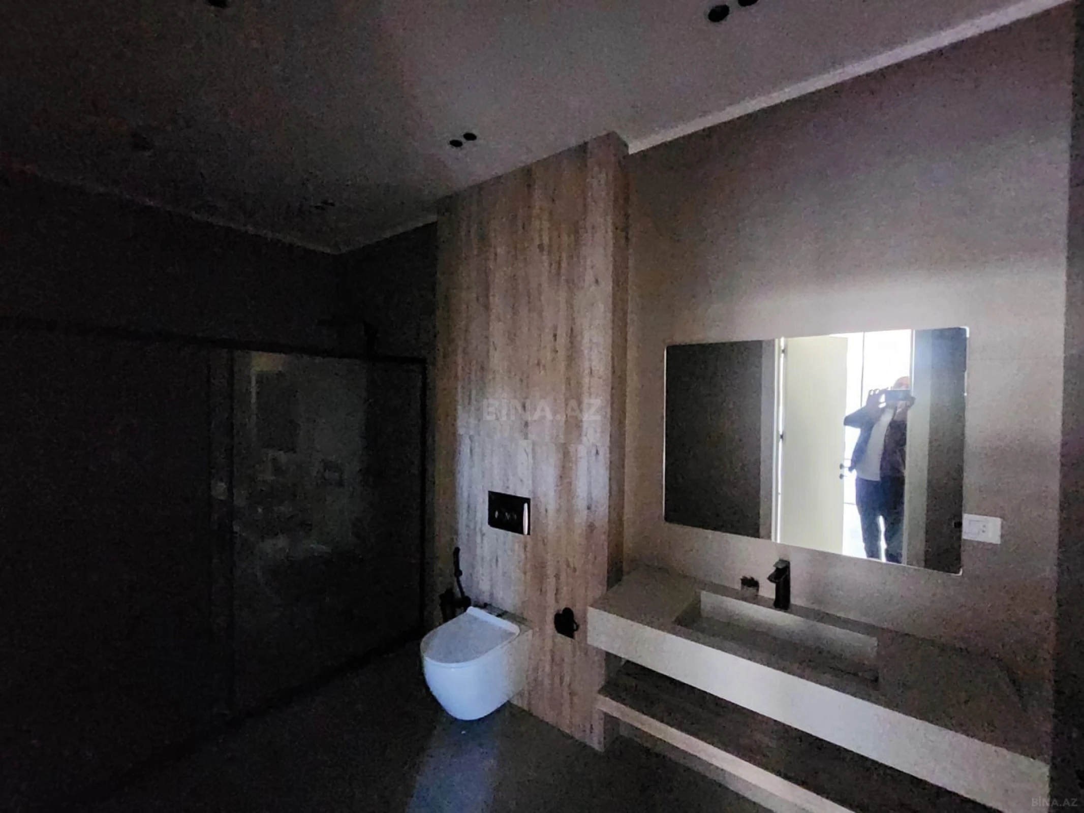 Satılır 5 otaqlı həyət evi 480 m²