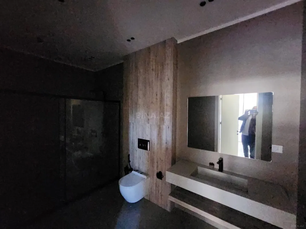 Satılır 5 otaqlı həyət evi 480 m²