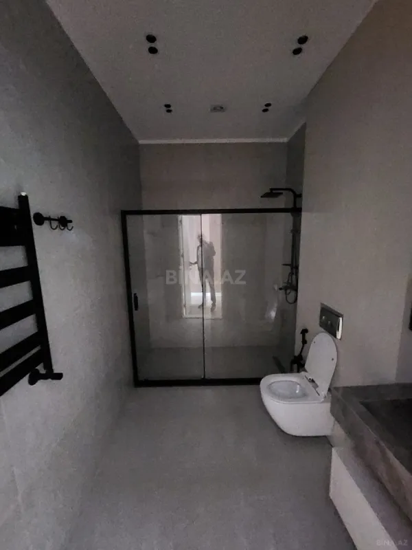 Satılır 5 otaqlı həyət evi 480 m²