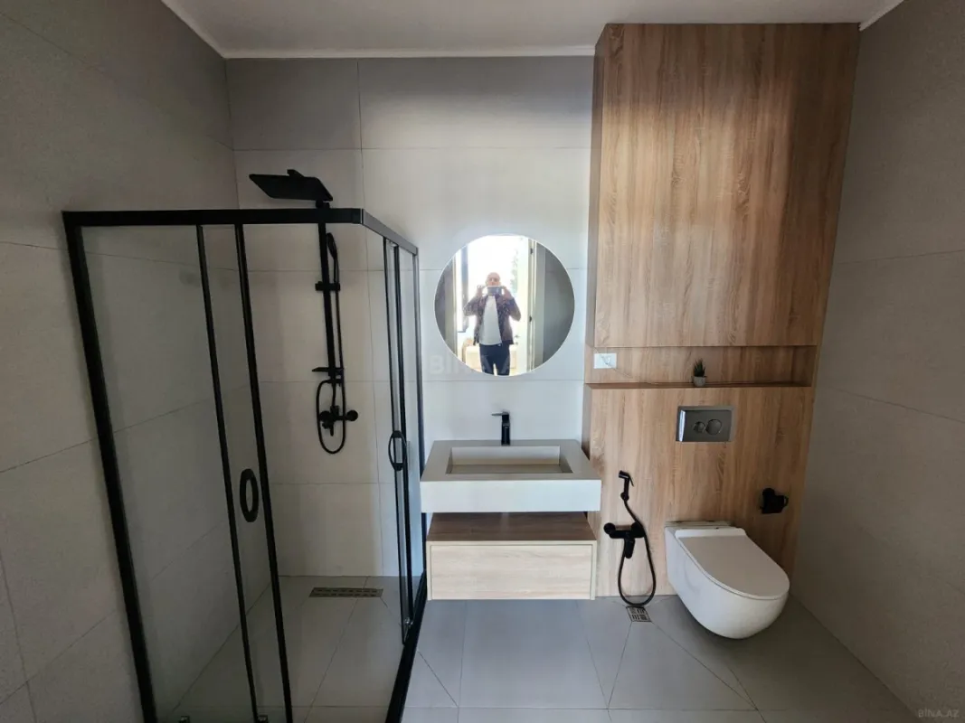 Satılır 5 otaqlı həyət evi 480 m²