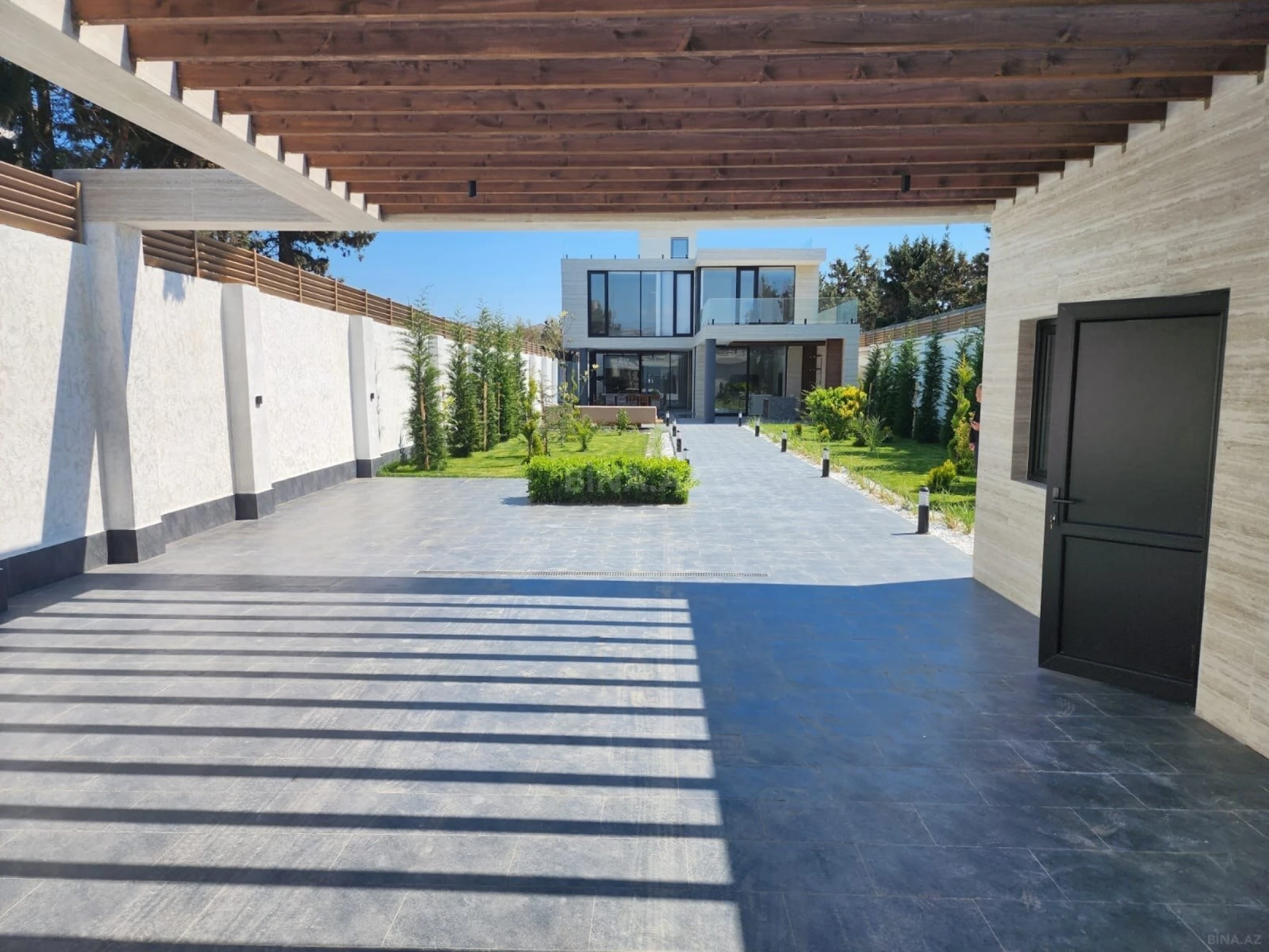 Satılır 5 otaqlı həyət evi 480 m²