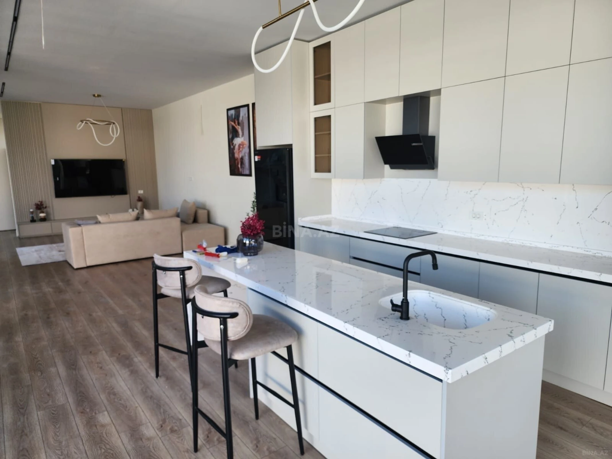 Satılır 5 otaqlı həyət evi 480 m²
