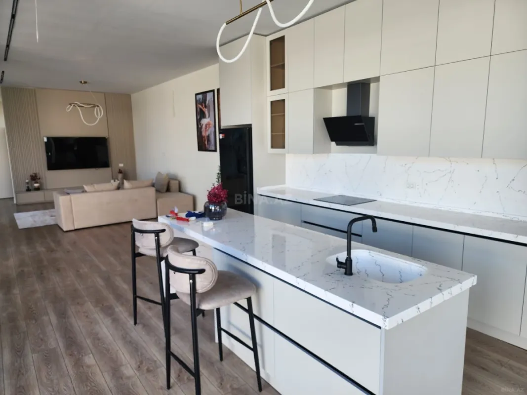 Satılır 5 otaqlı həyət evi 480 m²