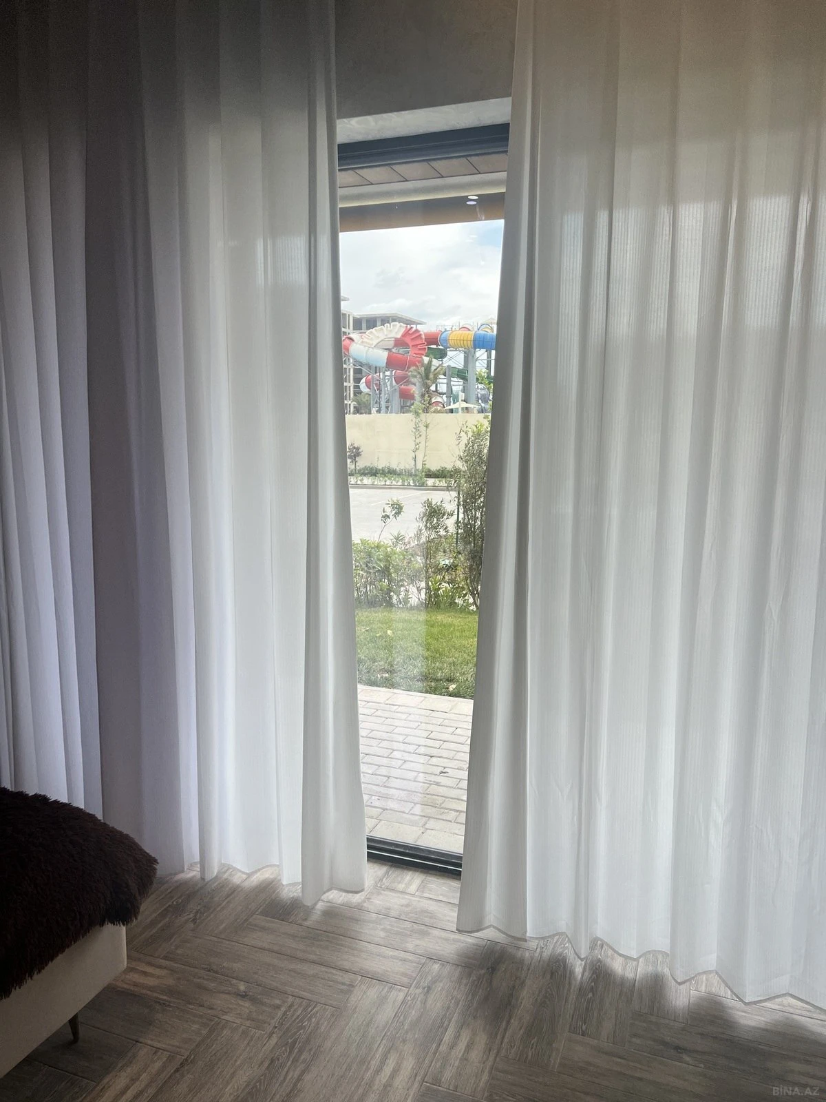 Kirayə verilir 1 otaqlı mənzil 57 m²