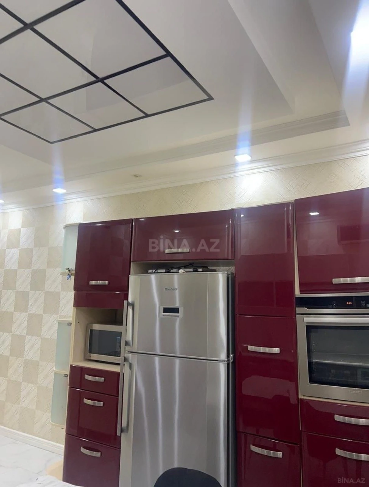 Kirayə verilir 2 otaqlı mənzil 106 m²