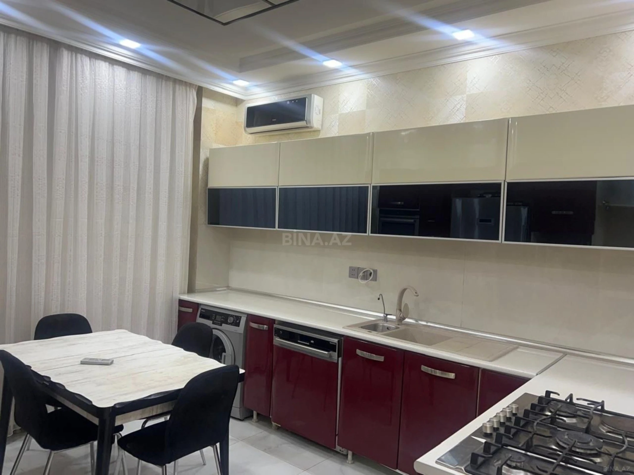 Kirayə verilir 2 otaqlı mənzil 106 m²