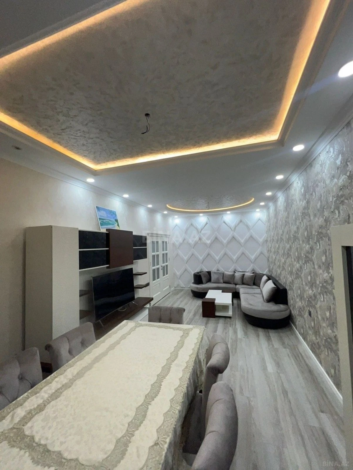 Kirayə verilir 2 otaqlı mənzil 106 m²
