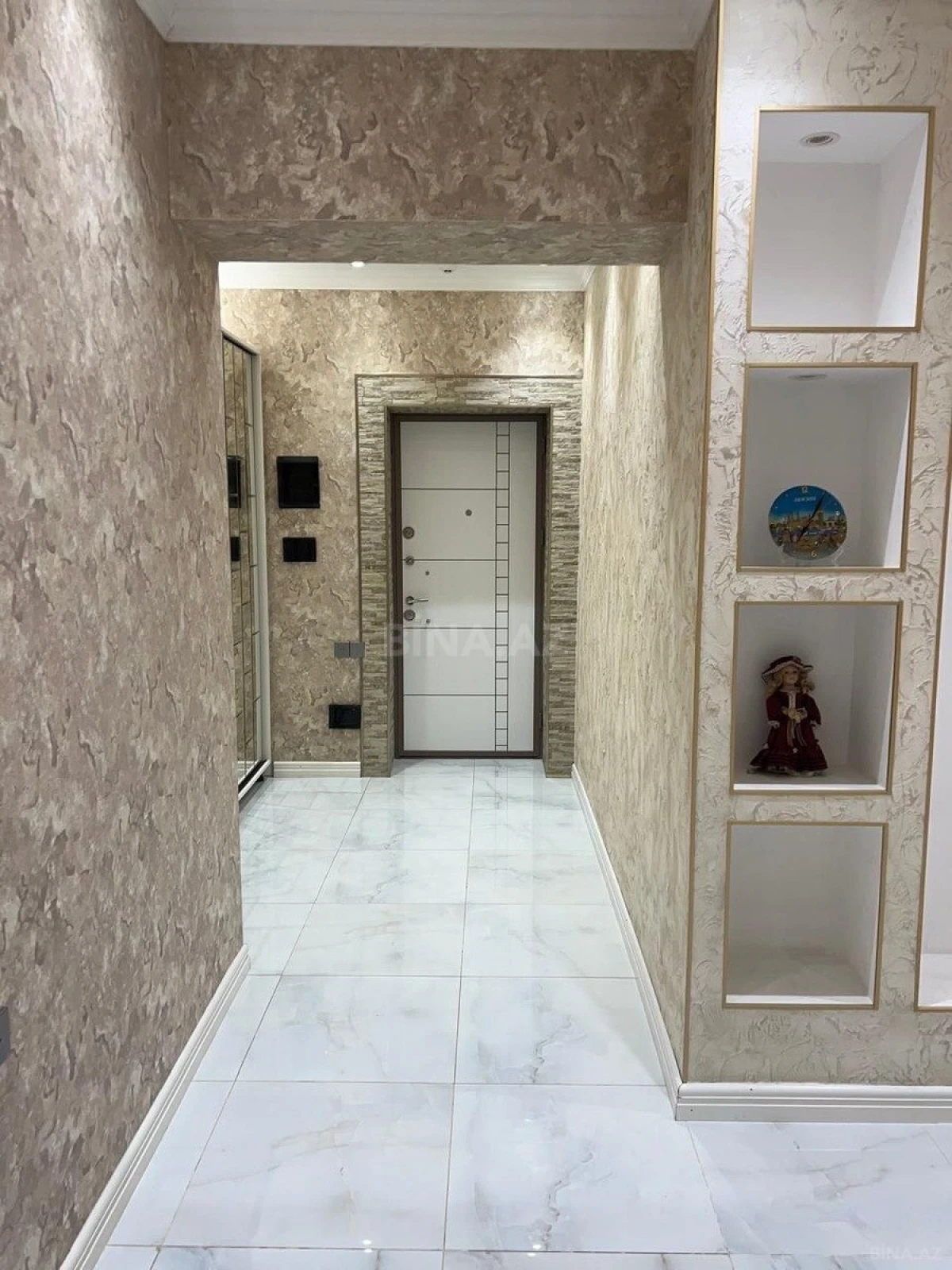 Kirayə verilir 2 otaqlı mənzil 106 m²