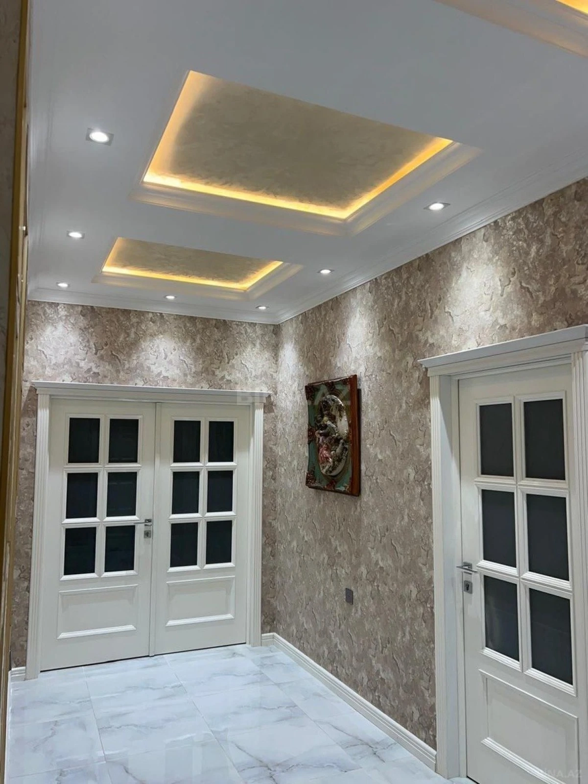 Kirayə verilir 2 otaqlı mənzil 106 m²