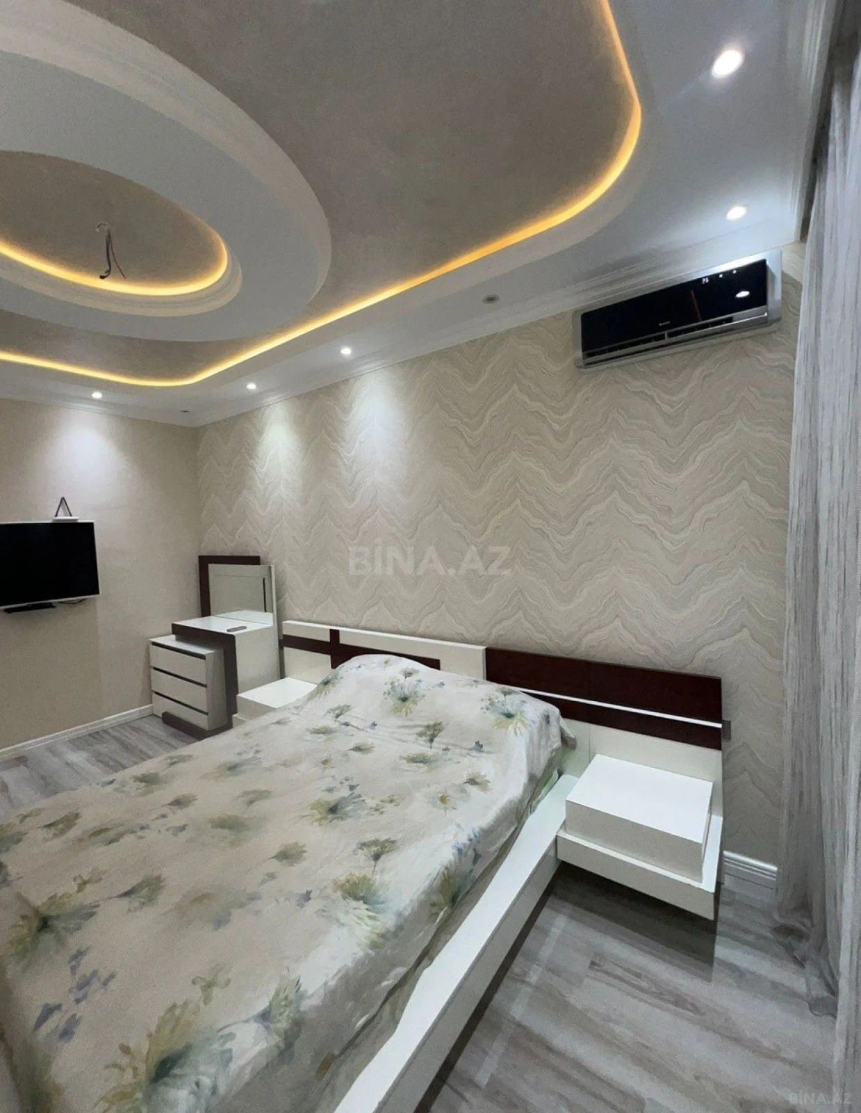 Kirayə verilir 2 otaqlı mənzil 106 m²