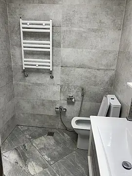 Kirayə verilir 2 otaqlı mənzil 106 m²