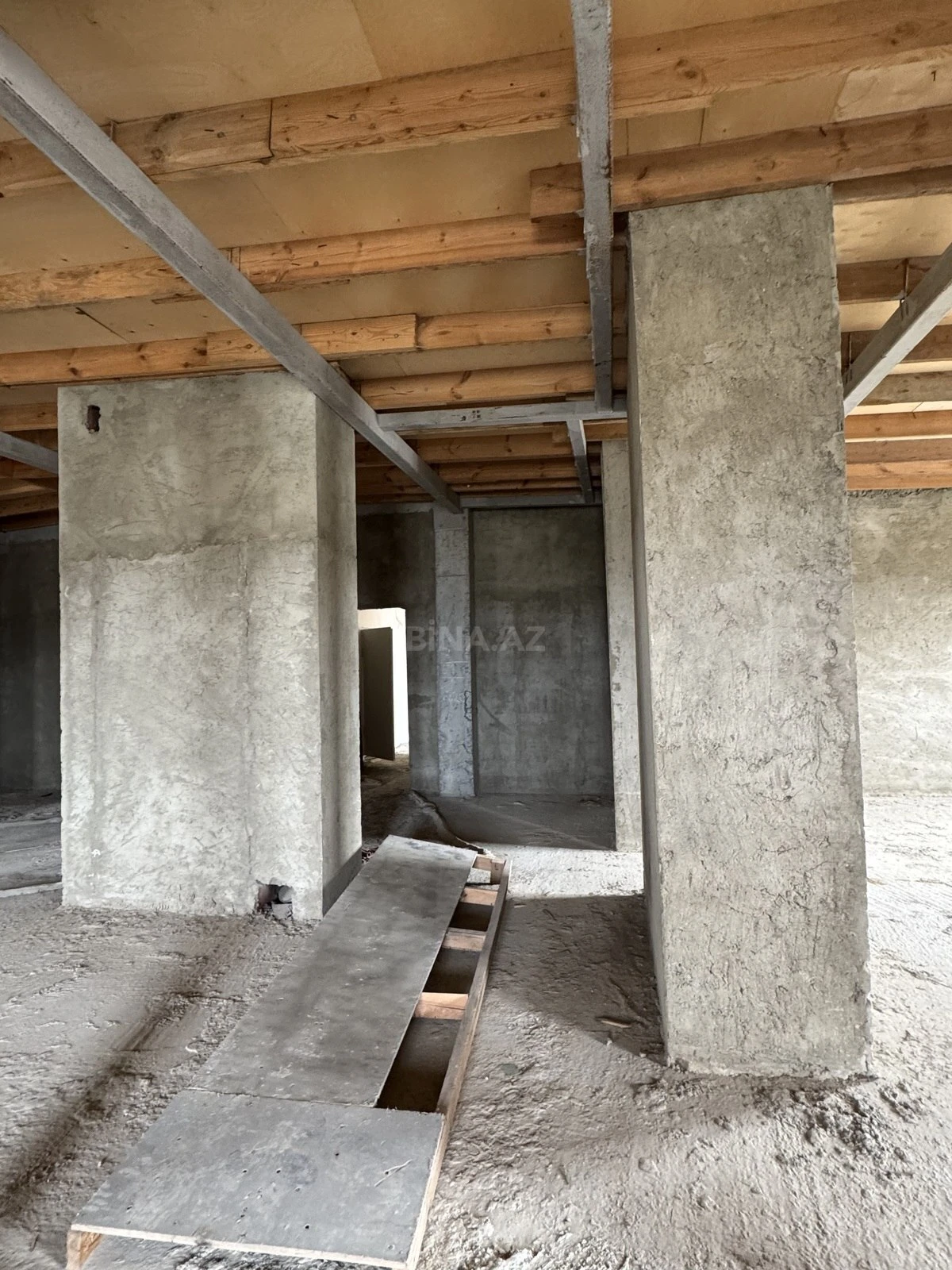 Satılır 2 otaqlı mənzil 80.5 m²