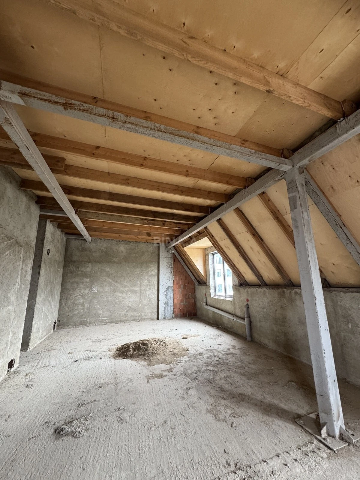 Satılır 2 otaqlı mənzil 80.5 m²