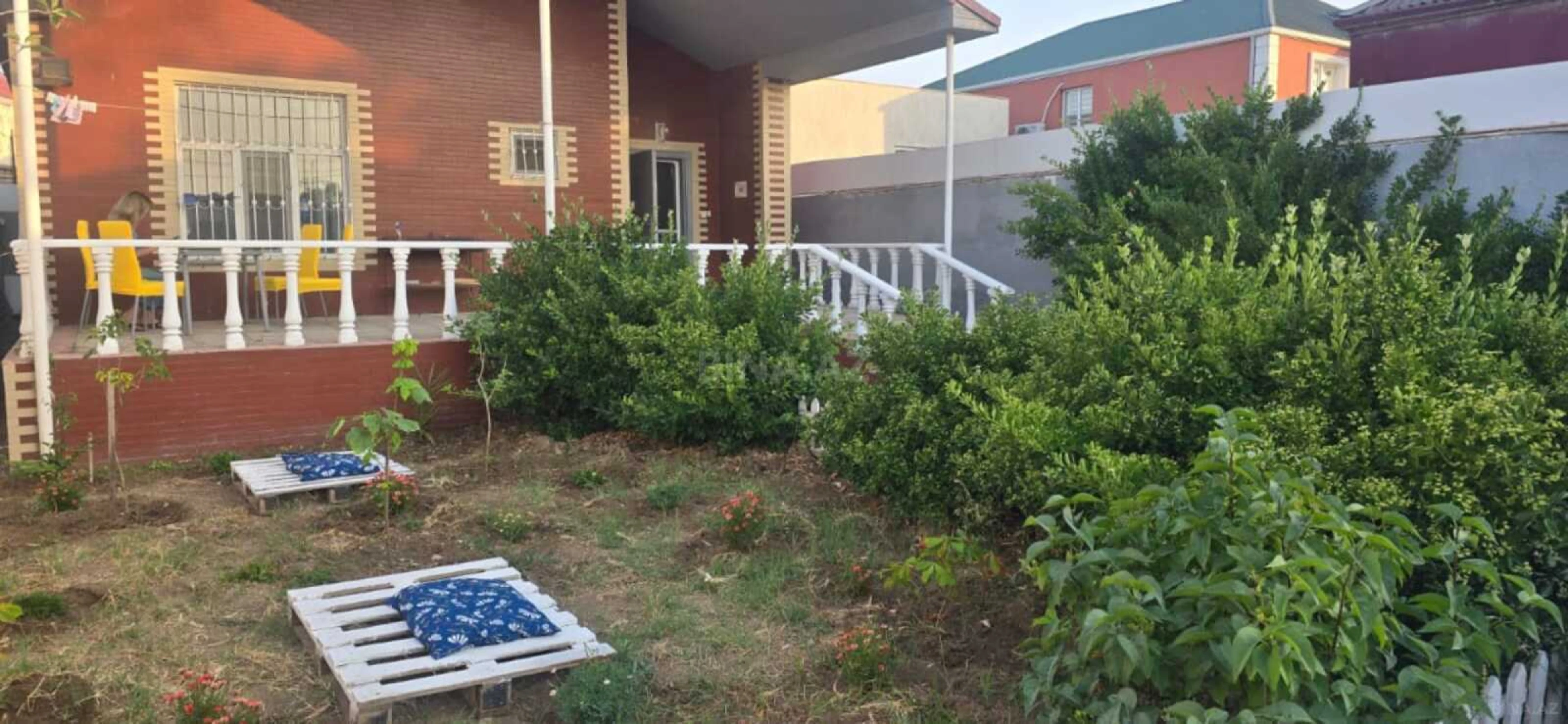 Satılır 4 otaqlı həyət evi 74 m²