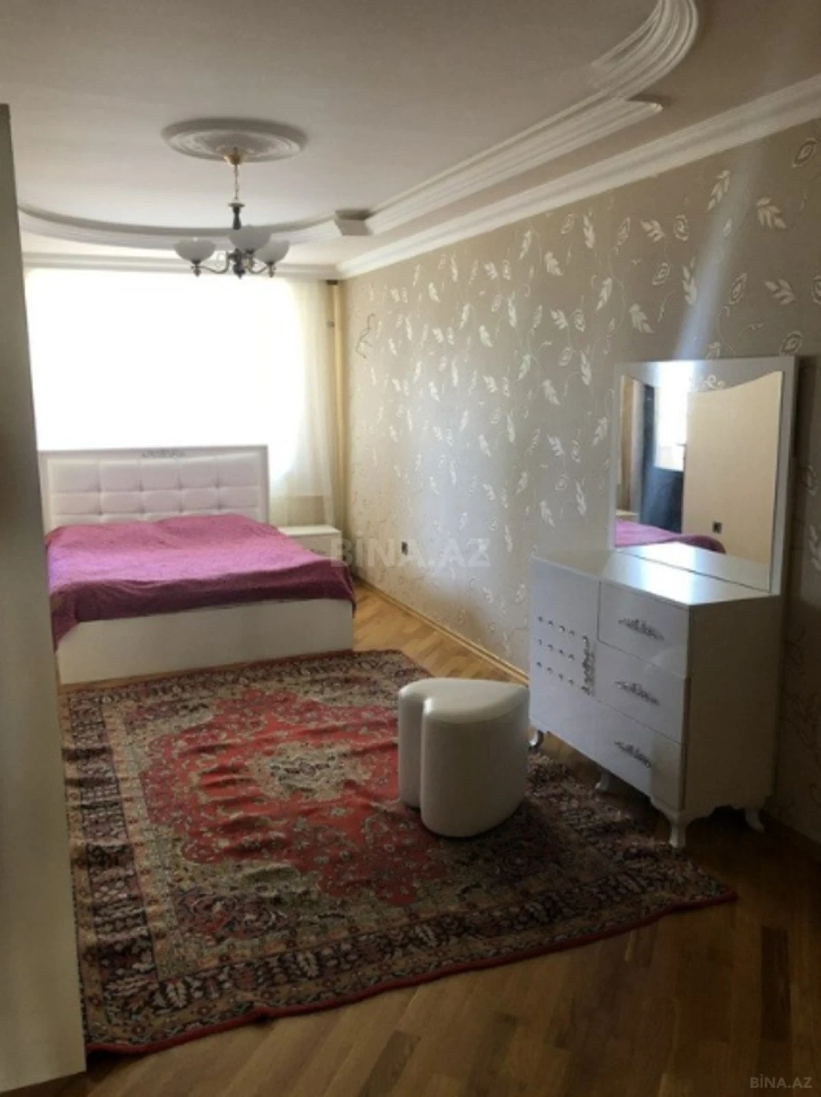 Kirayə verilir 3 otaqlı mənzil 160 m²