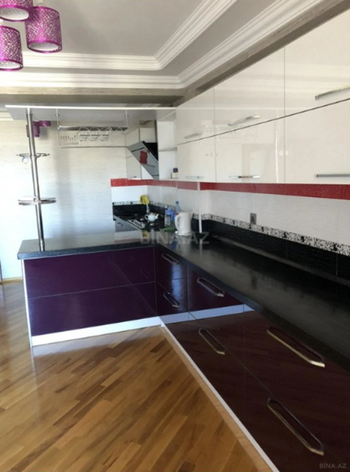 Kirayə verilir 3 otaqlı mənzil 160 m²