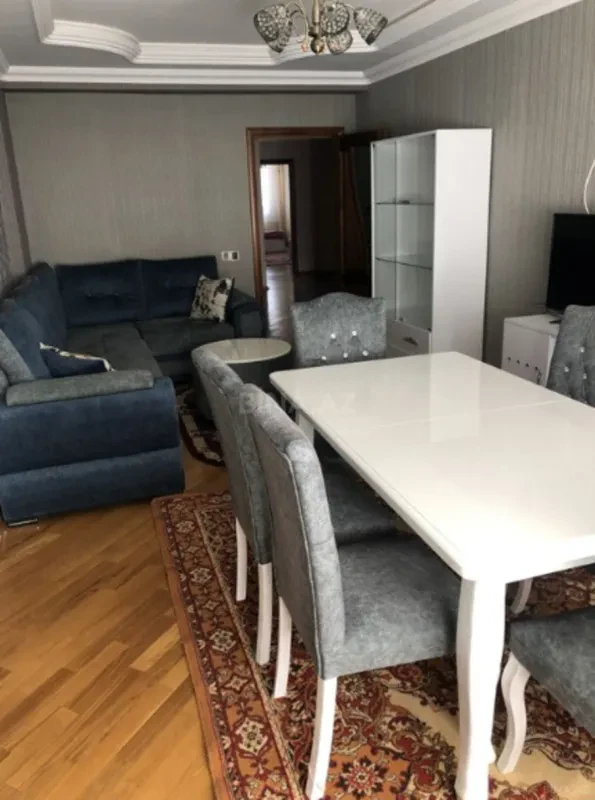 Kirayə verilir 3 otaqlı mənzil 160 m²