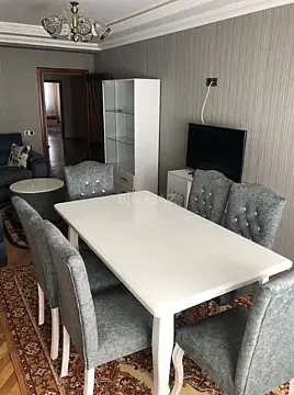 Kirayə verilir 3 otaqlı mənzil 160 m²