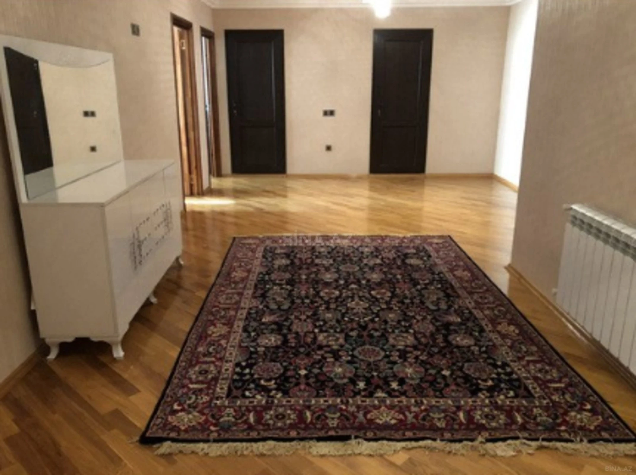 Kirayə verilir 3 otaqlı mənzil 160 m²