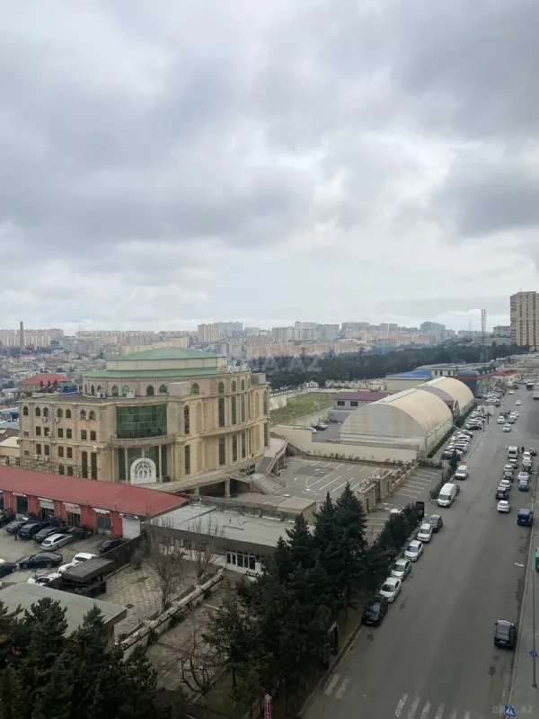 Kirayə verilir 3 otaqlı mənzil 130 m²