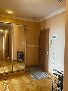 Kirayə verilir 3 otaqlı mənzil 130 m²