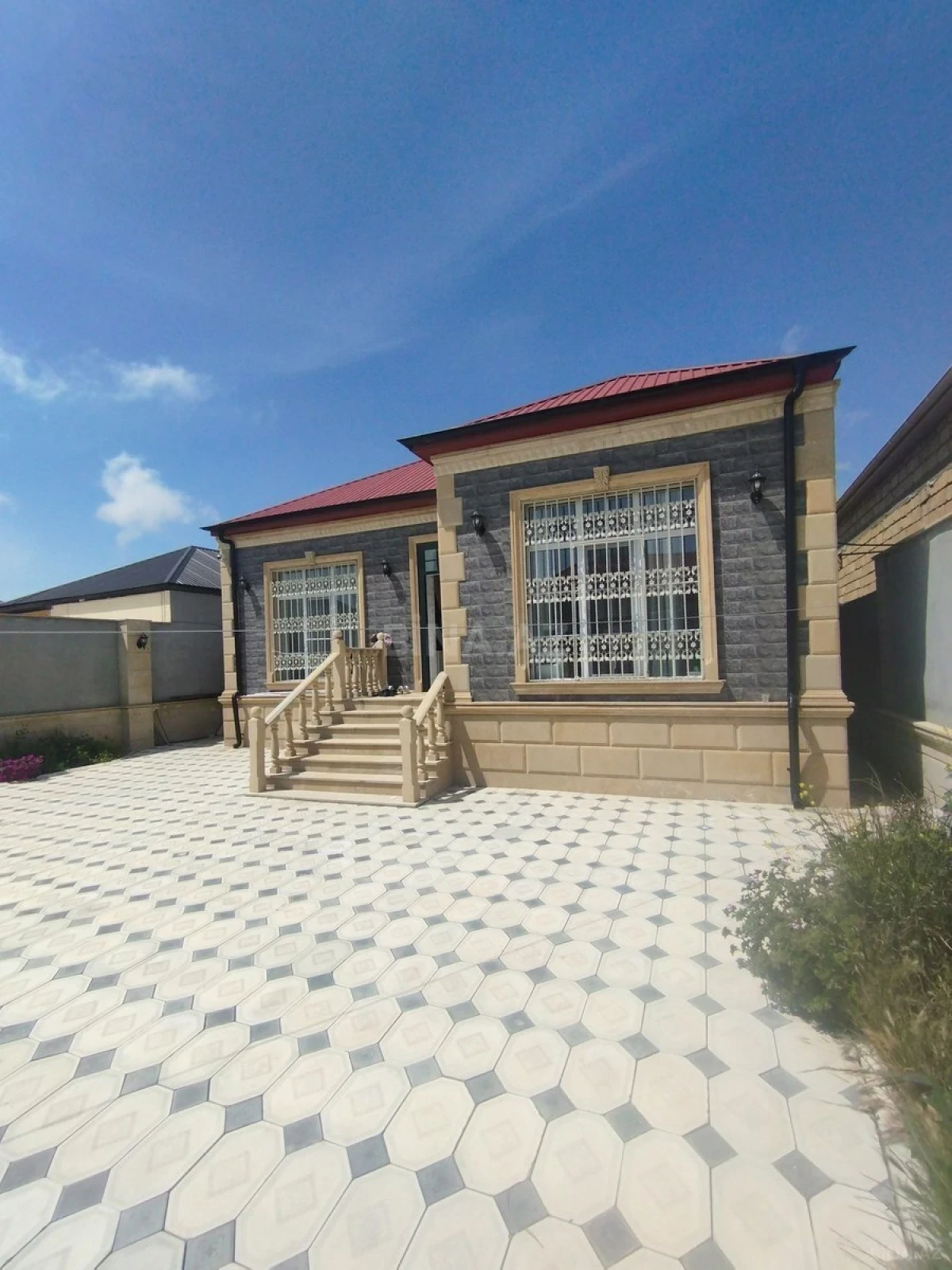 Satılır 4 otaqlı həyət evi 120 m²