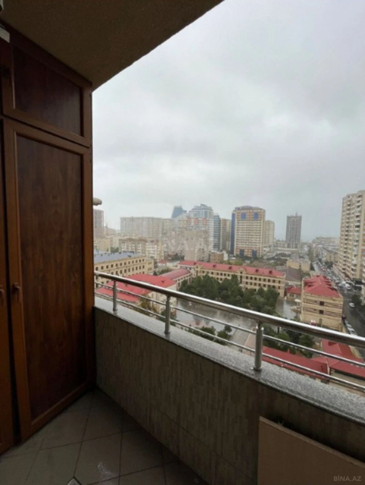 Kirayə verilir 3 otaqlı mənzil 145 m²