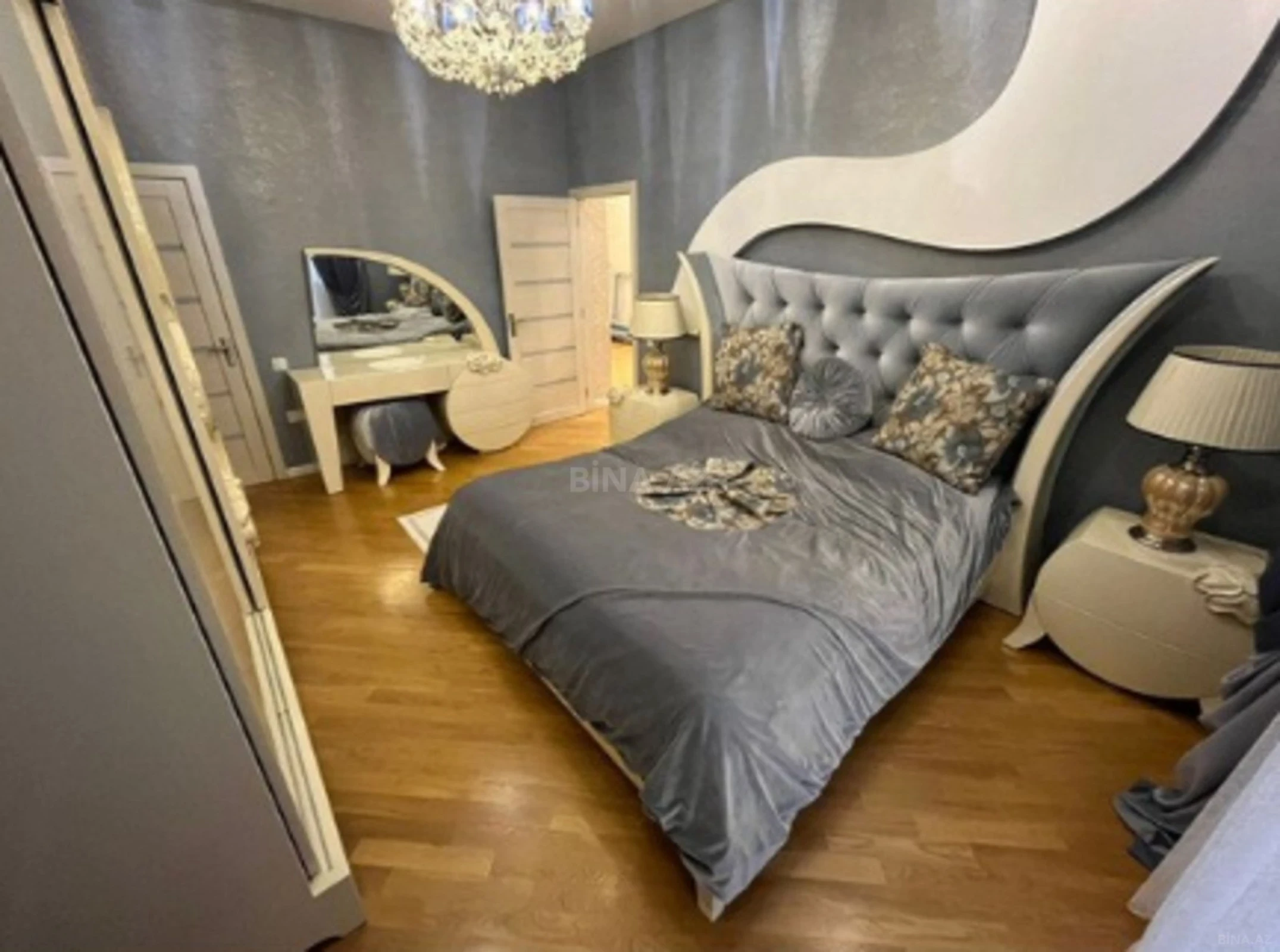 Kirayə verilir 3 otaqlı mənzil 145 m²