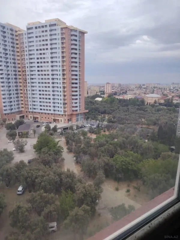 Satılır 2 otaqlı mənzil 102 m²