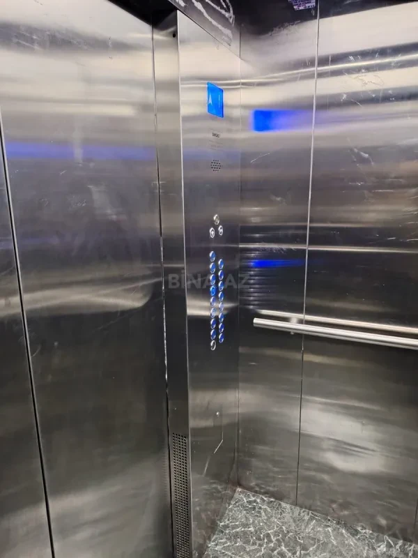 Satılır 2 otaqlı mənzil 102 m²