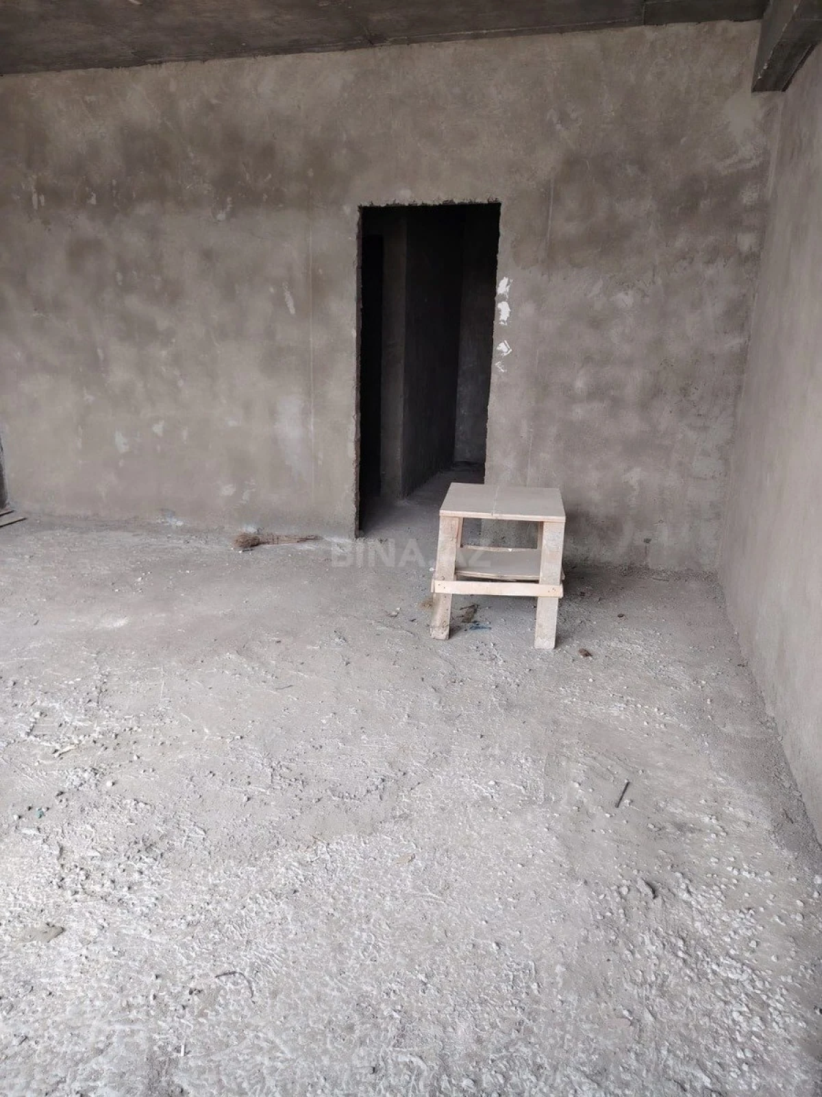 Satılır 2 otaqlı mənzil 102 m²