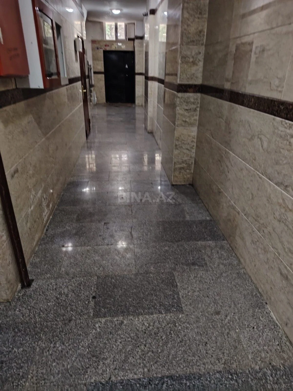 Satılır 2 otaqlı mənzil 102 m²