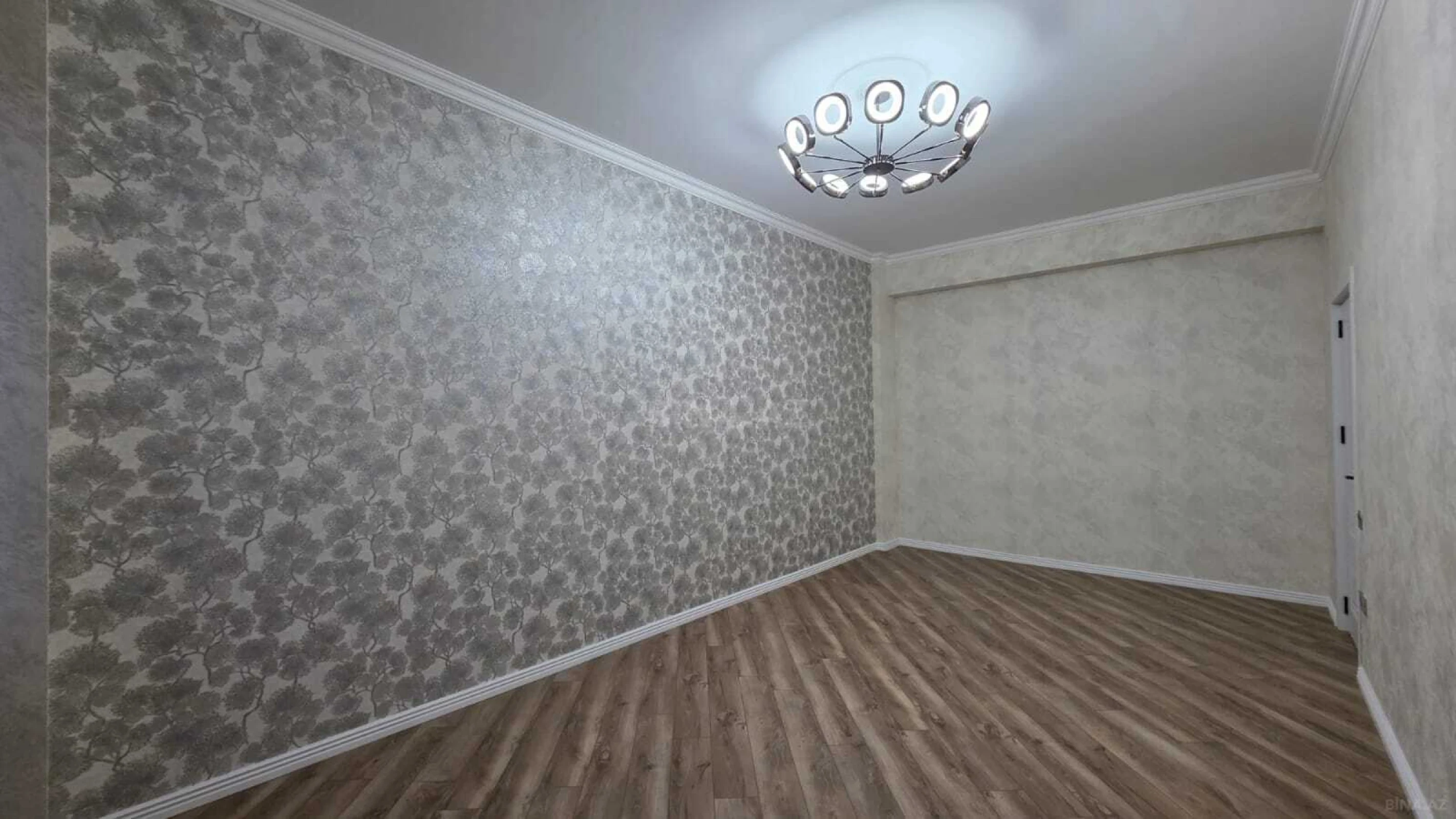 Satılır 2 otaqlı mənzil 62 m²