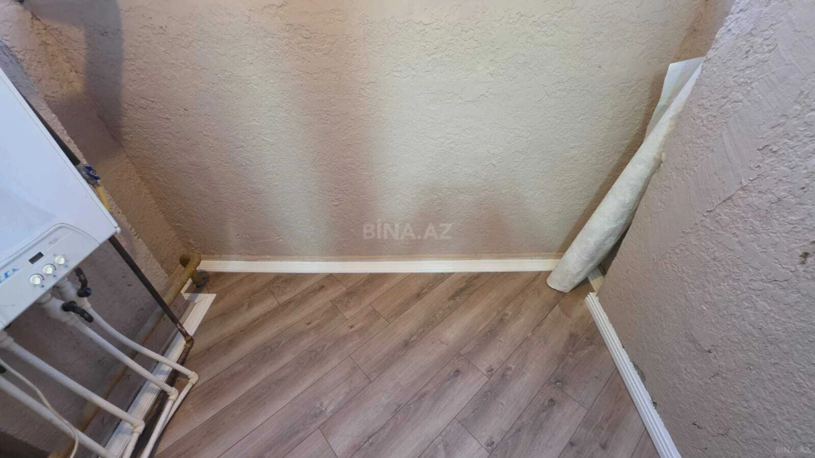 Satılır 2 otaqlı mənzil 62 m²