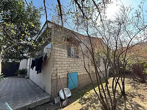 Satılır 4 otaqlı həyət evi 120 m²
