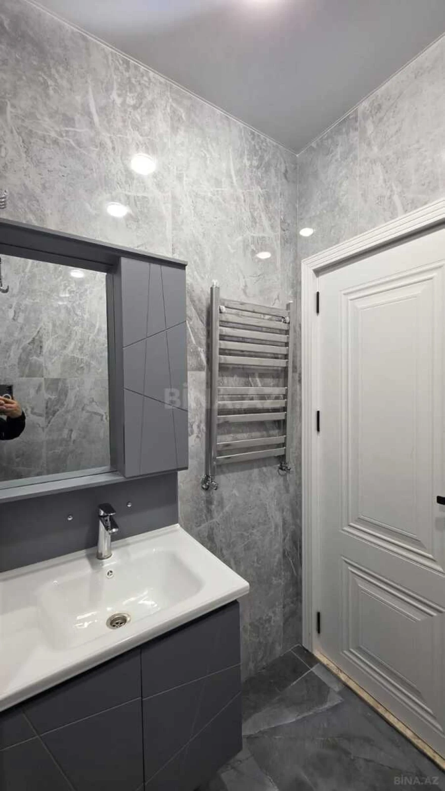 Satılır 2 otaqlı mənzil 58 m²